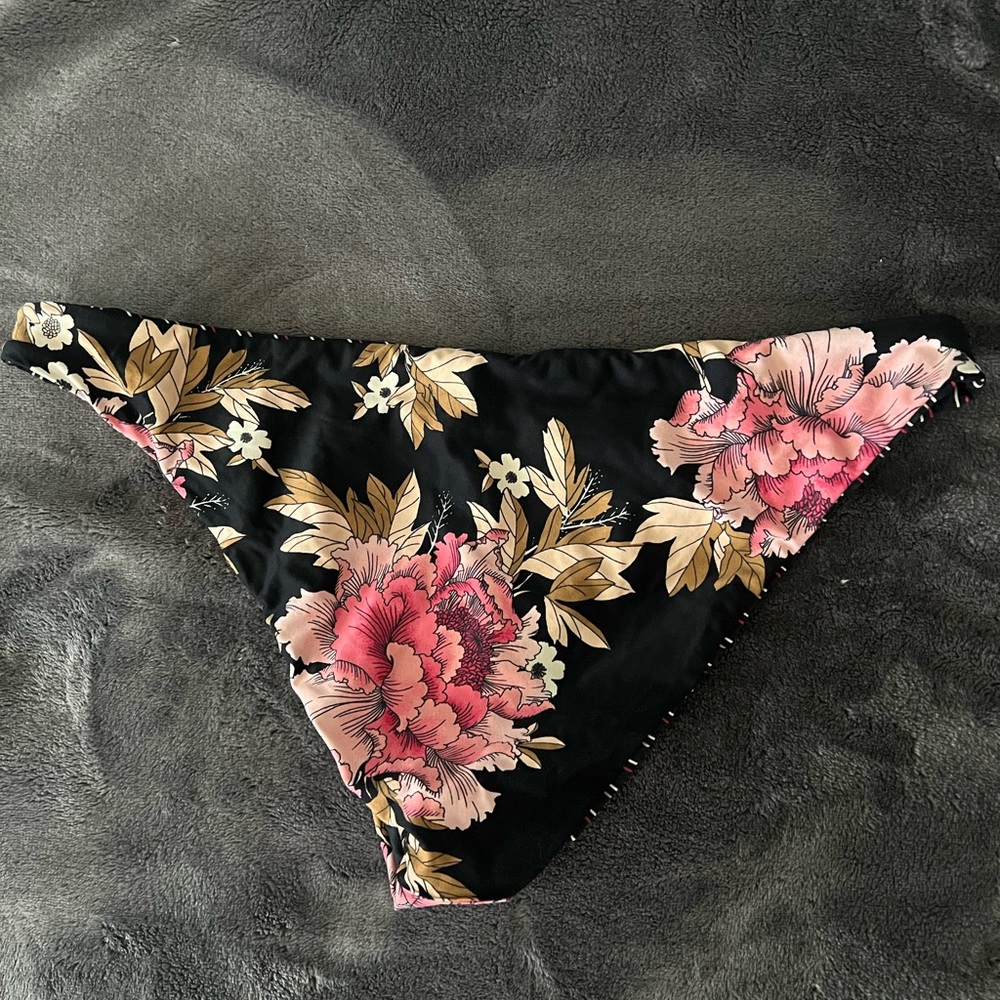 2 Billabong bikini bottom
